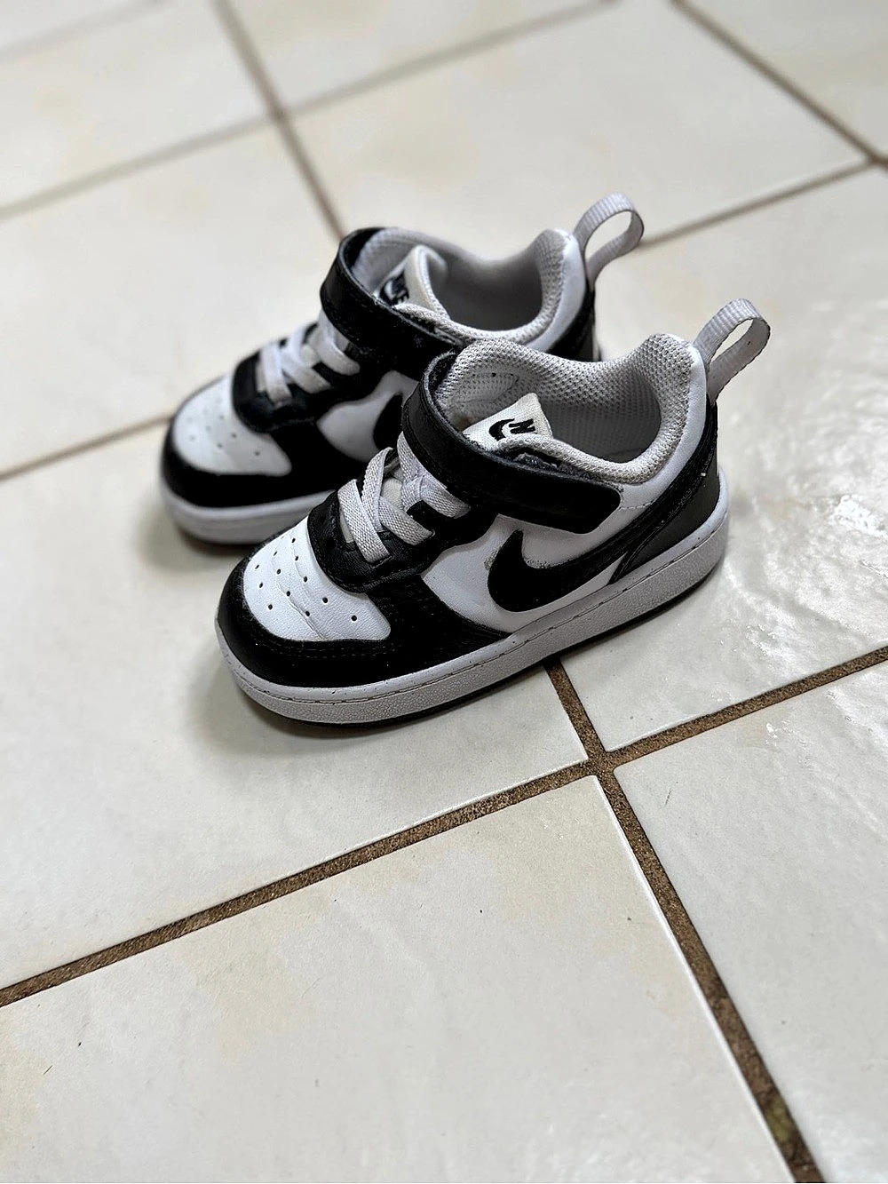 Nike Court Borough Low 2 Sneakers Black & White Boys US 6C - Picture 4 of 14